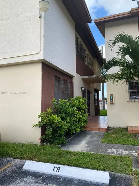 10 SW 108th Ave #E8, Sweetwater, FL 33174