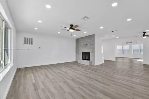 3351 SW 20th St, Fort Lauderdale, FL 33312