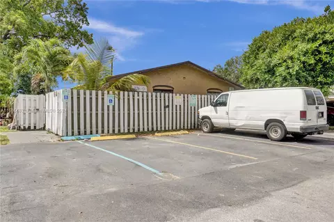 326 SW 2nd Pl, Pompano Beach, FL 33060
