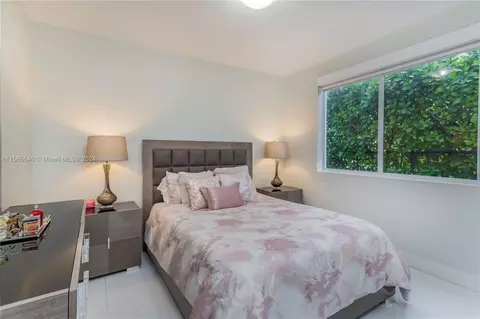 Bedroom - 10310 NW 68th St, Doral, FL 33178 photo 1 of 5