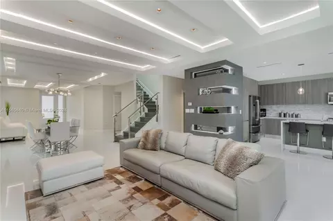 Living - 10310 NW 68th St, Doral, FL 33178 photo 5 of 5