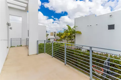 Exterior - 10310 NW 68th St, Doral, FL 33178 photo 3 of 8
