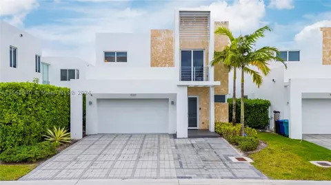 10310 NW 68th St, Doral, FL 33178 photo 1