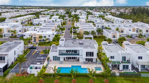 View/Area - 10310 NW 68th St, Doral, FL 33178 photo 1 of 1