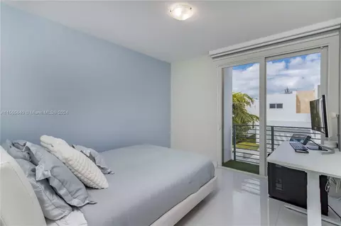 Bedroom - 10310 NW 68th St, Doral, FL 33178 photo 2 of 5