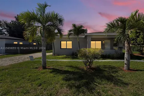 2320 NW 95th St, Miami, FL 33147
