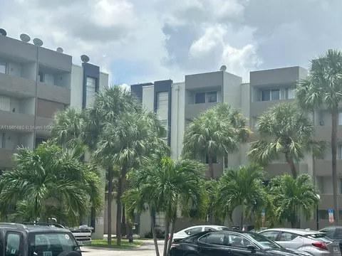 10000 NW 80th Ct #2415, Hialeah Gardens, FL 33016