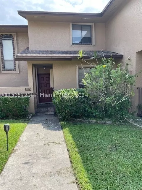2204 NW 39th Ave #:  B, Coconut Creek, FL 33066