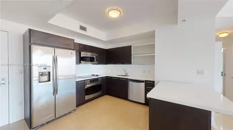 90 SW 3rd St #4002, Miami, FL 33130