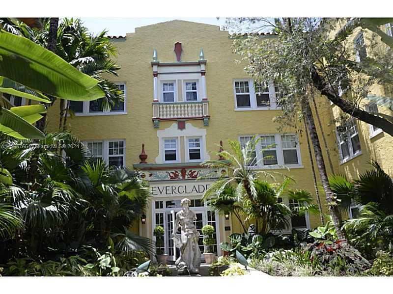 536 14th St Unit 107  