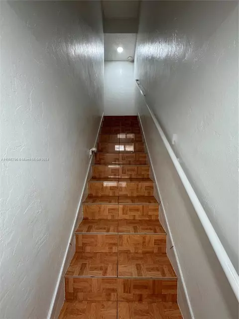 Entry Way - 6950 W 2nd Ct, Hialeah, FL 33014 photo 3 of 4