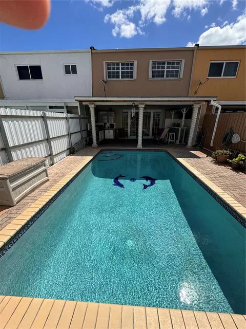 Exterior - 6950 W 2nd Ct, Hialeah, FL 33014 photo 3 of 6