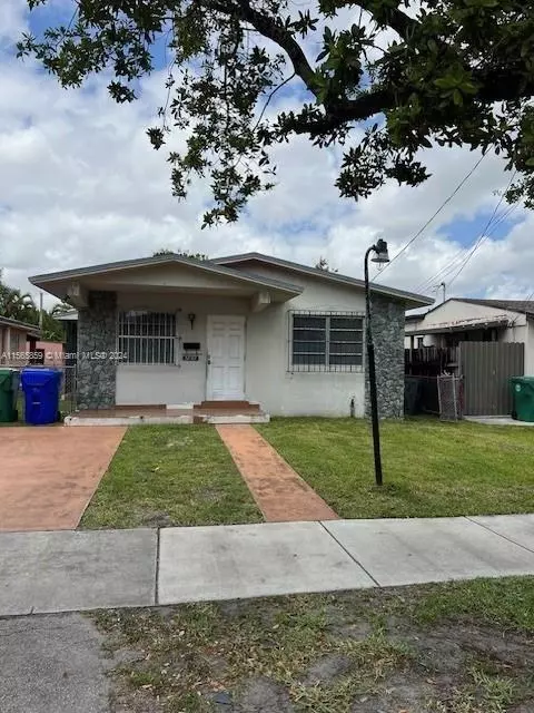 5869 SW 3rd St, Miami, FL 33144