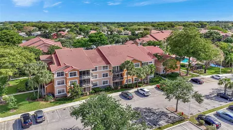 8821 Wiles Rd #103, Coral Springs, FL 33067