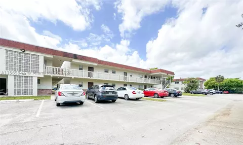 4165 SW 67th Ave #210B, Davie, FL 33314