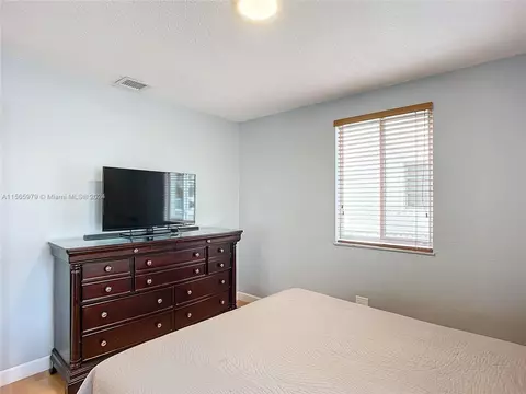 Bedroom - 4351 E 8th Ln, Hialeah, FL 33013 photo 4 of 7