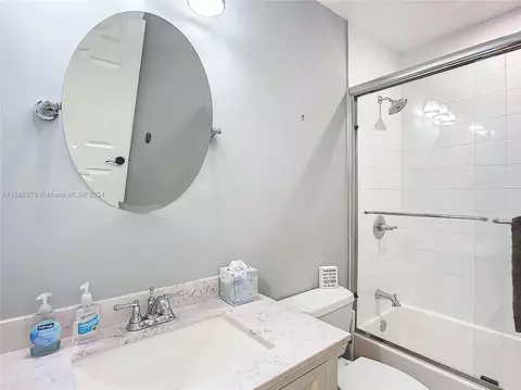 Bath - 4351 E 8th Ln, Hialeah, FL 33013 photo 2 of 4