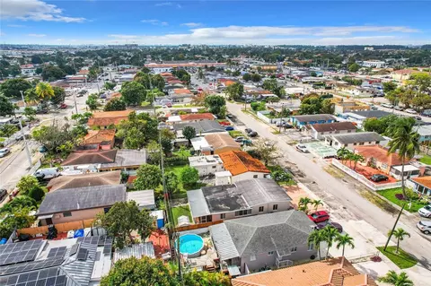 View/Area - 4351 E 8th Ln, Hialeah, FL 33013 photo 2 of 6