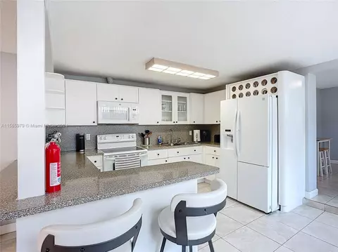 Kitchen - 4351 E 8th Ln, Hialeah, FL 33013 photo 1 of 6