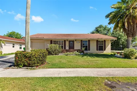10905 NW 26th Pl, Sunrise, FL 33322