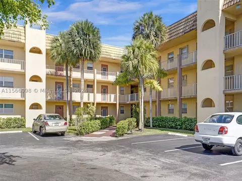 8465 Sunrise Lakes Blvd #312, Sunrise, FL 33322
