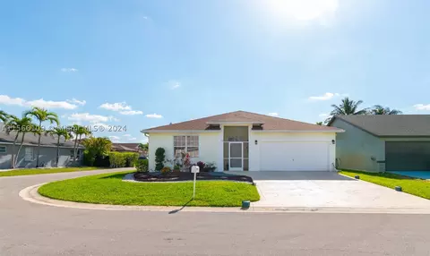 1061 Salmon Isle, Greenacres, FL 33413