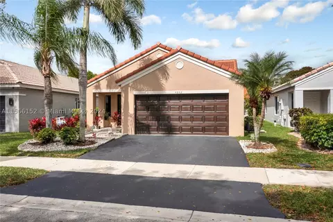 4242 Greenbriar Ln, Weston, FL 33331