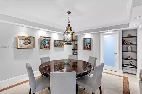 Dining - 2333 Brickell Ave #206, Miami, FL 33129 photo 4 of 5