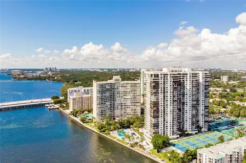 View/Area - 2333 Brickell Ave #206, Miami, FL 33129 photo 8 of 10