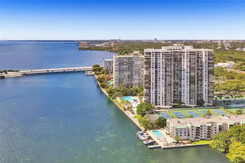 View/Area - 2333 Brickell Ave #206, Miami, FL 33129 photo 9 of 10