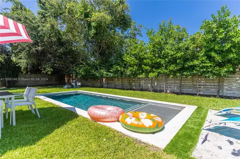 15 NW 52nd St, Miami, FL 33127