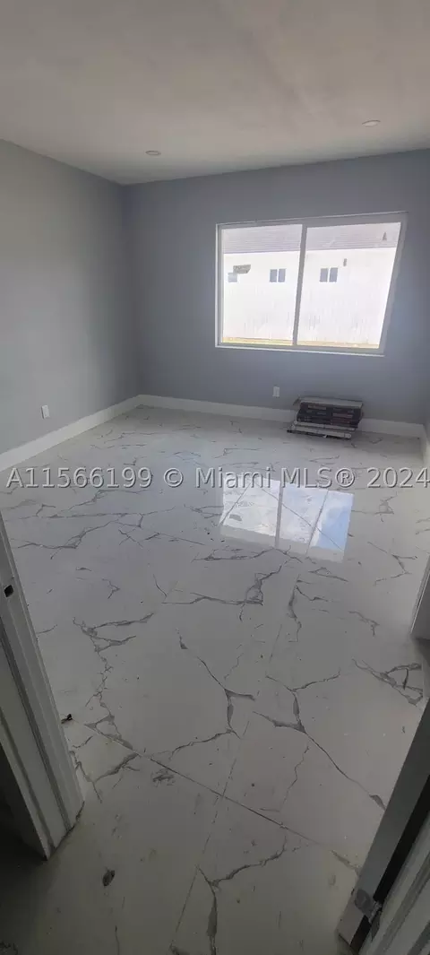 3350 NW 101st St, Miami, FL 33147