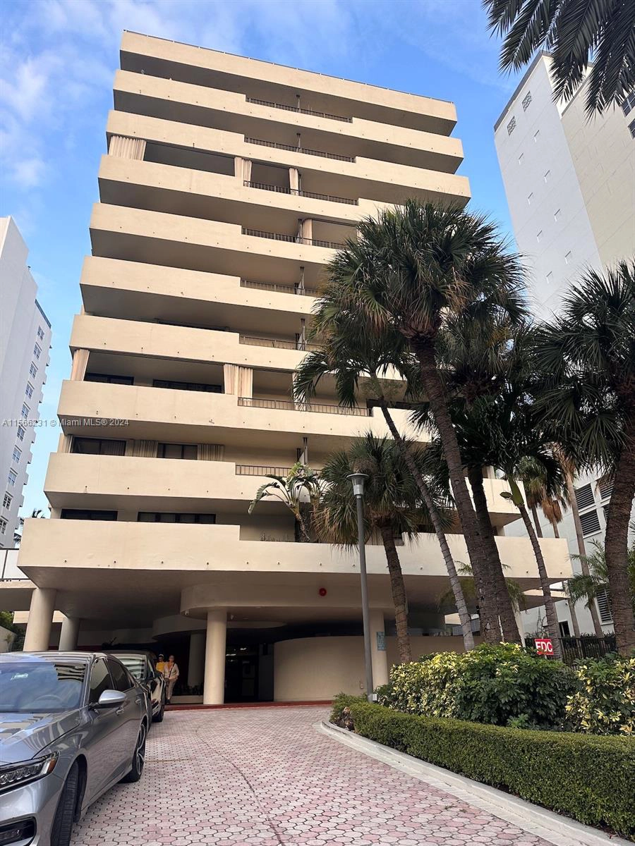 1621 Collins Ave Unit 307A  