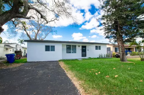 6820 SW 10th St, Pembroke Pines, FL 33023