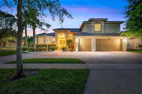 1824 NW 139th Ter, Pembroke Pines, FL 33028