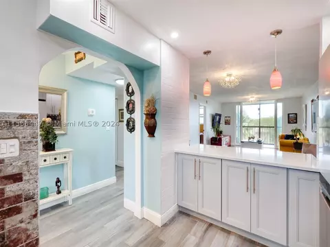 2541 Aragon Blvd #403, Sunrise, FL 33322