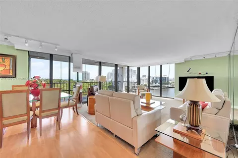 936 Intracoastal Dr #9H, Fort Lauderdale, FL 33304