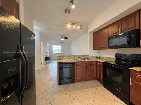 111 NW 2nd Ave #6, Hallandale Beach, FL 33009