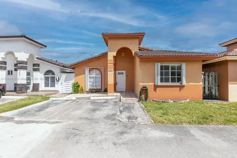7001 W 35th Ave #203, Hialeah, FL 33018