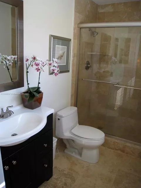 Bath - 9840 SW 73rd Ave, Pinecrest, FL 33156 photo 1 of 2