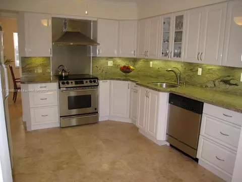Kitchen - 9840 SW 73rd Ave, Pinecrest, FL 33156 photo 1 of 1