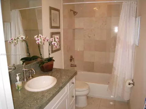 Bath - 9840 SW 73rd Ave, Pinecrest, FL 33156 photo 2 of 2
