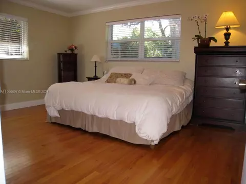 Bedroom - 9840 SW 73rd Ave, Pinecrest, FL 33156 photo 1 of 3