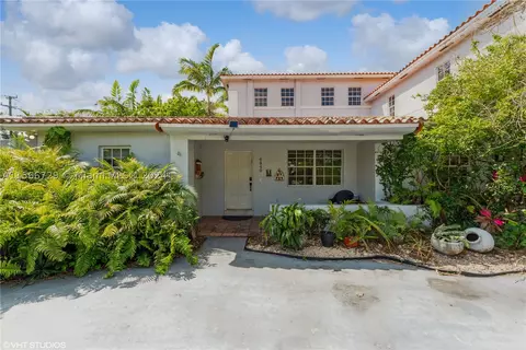 6840 SW 49th St, Miami, FL 33155