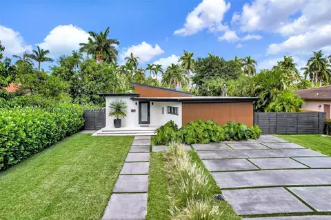 7531 W Miami View Dr, North Bay Village, FL 33141