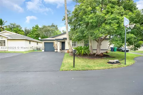 20305 SW 86th Ct, Cutler Bay, FL 33189