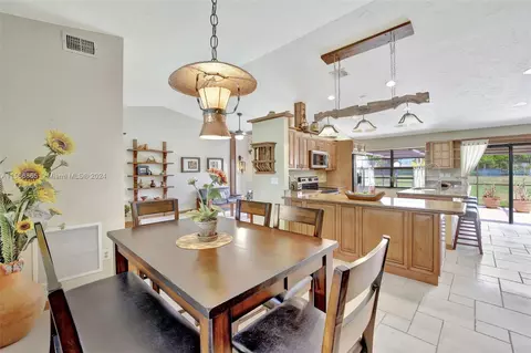 1110 Cedar Creek Way, Davie, FL 33325