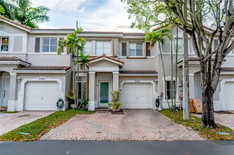 5710 NW 113th Pl, Doral, FL 33178