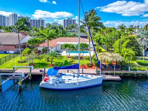 448 Alamanda Dr, Hallandale Beach, FL 33009