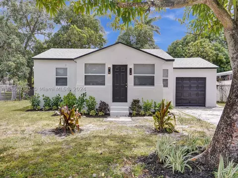 1538 NW 102nd St, Miami, FL 33147